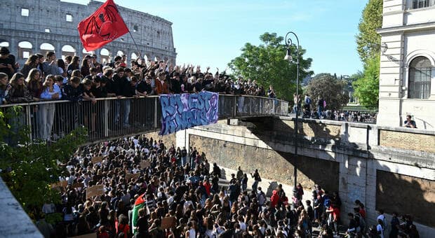  Roma, sabato quattro cortei in un giorno: Circo Massimo e Tridente le zone di massima allerta. A Prati i giovani di destra 