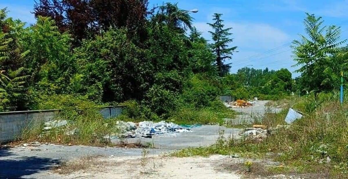 Patrica, rifiuti abbandonati nell’area ex Siporex: dopo oltre due anni il degrado resta intatto