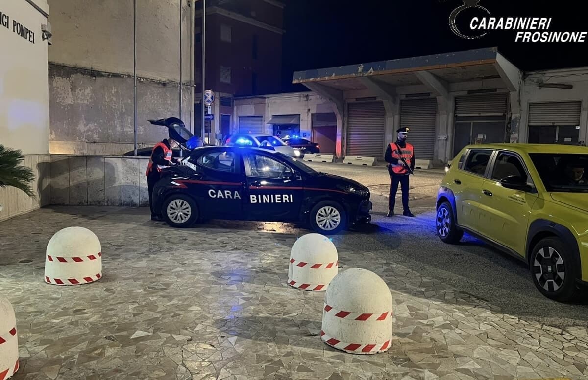 Hashish nascosto nell’auto e in cantina, arrestato 63enne a Pontecorvo: sequestrati 90 grammi e 2.450 euro
