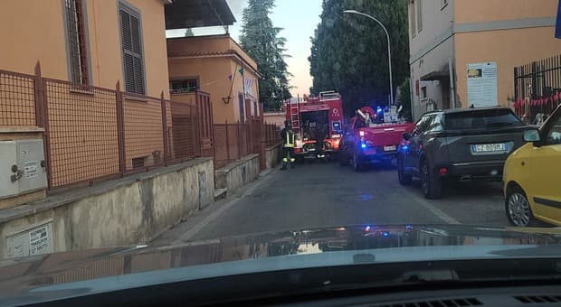  Marino, a fuoco l'auto del parroco di Frattocchie 