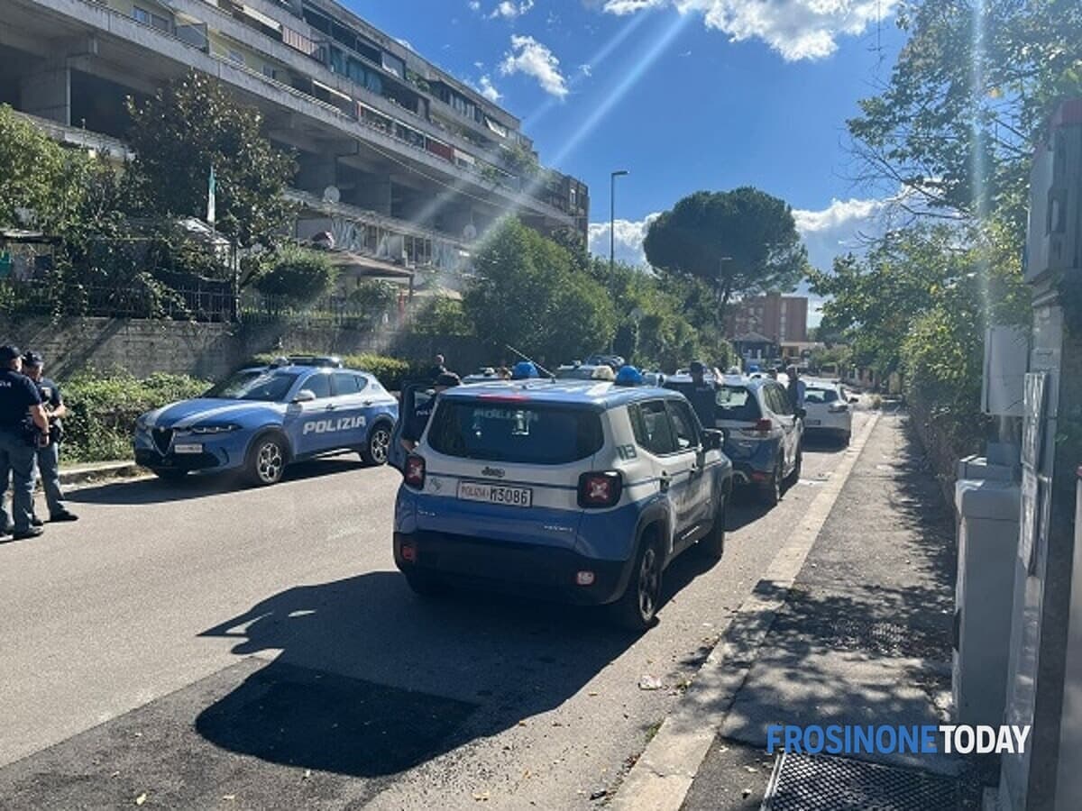 Frosinone, nascondeva la cocaina a due metri d'altezza: arrestato pusher al Casermone