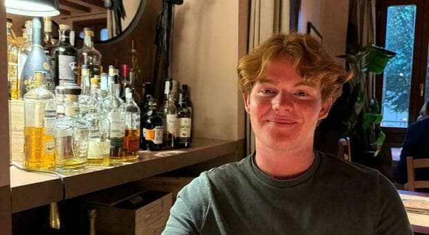  Alvise Nardelotto morto in moto, verifiche sulla velocità: il 18enne travolto in una zona con limite a 30 all'ora. Il padre: «Tornava dallo showroom per darmi una mano» 