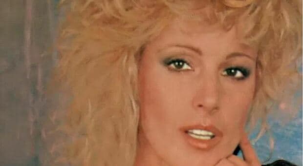  Morta Anna Rusticano a Roma per una polmonite, la cantante aveva 71 anni: il dolore della sorella 