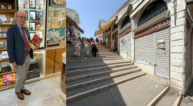  Ponte di Rialto, dopo 91 anni chiude la profumeria "Franco": «Finisce qui, questa è ormai Venezia». Subentrerà un cambiamento di valutazione 