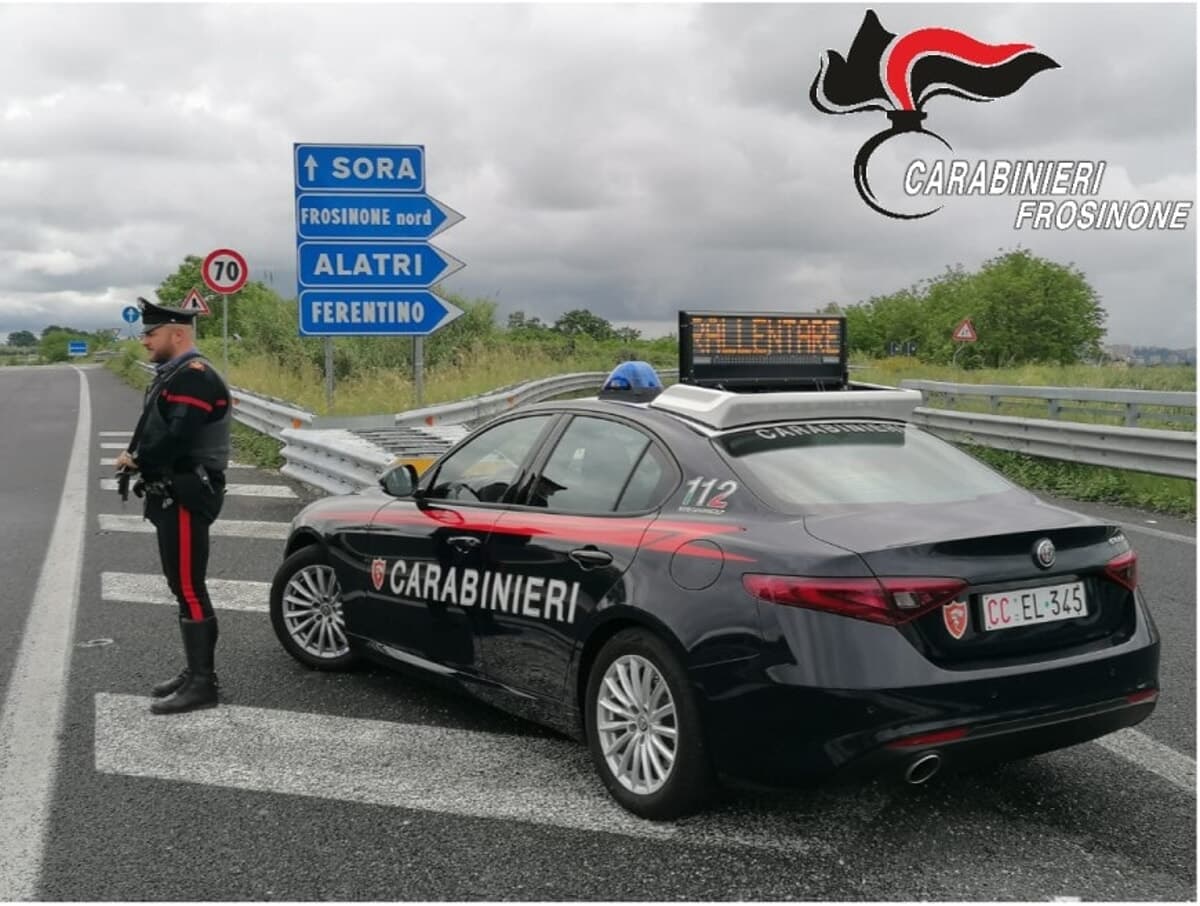 Alatri, semina il panico in strada: si denuda e molesta alcune donne, arrestato 35enne