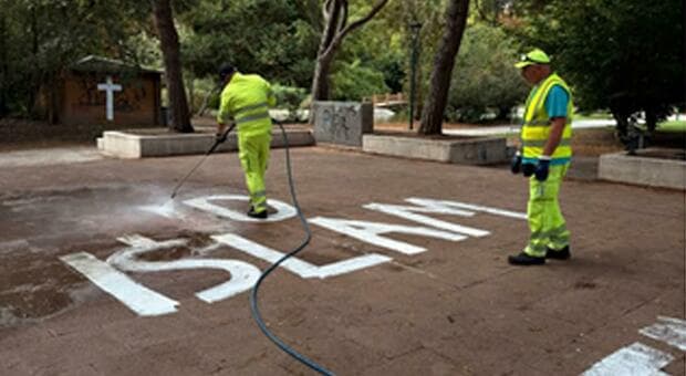  In prima elementare il 90% di alunni stranieri, genitori a Mestre espongono striscioni razzisti 