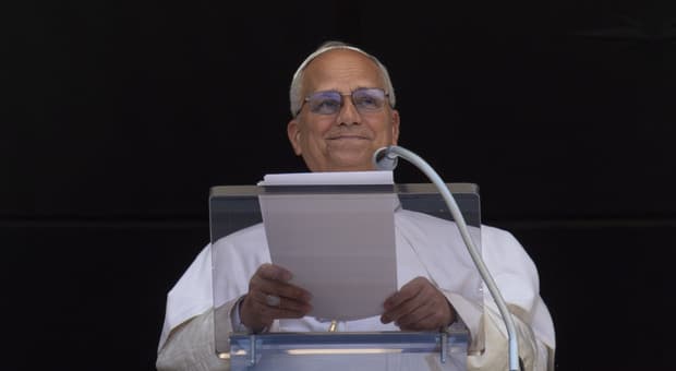  Papa Leone, frecciata a Vannacci: «Remigrazione non è una risposta cristiana». ?Poi l'appello: eliminare le armi nucleari 