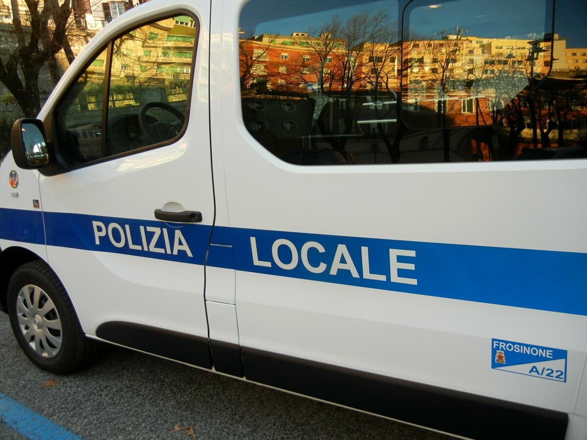 Ordinanza antivetro, primi controlli e stangata a Frosinone: tre esercenti multati