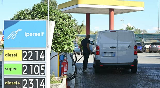  Taglio delle accise, proroga per altri sette giorni. Il Consiglio dei ministri approva il decreto legge 