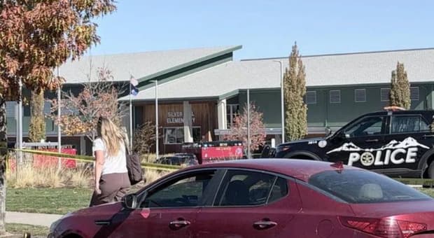  Oregon, uomo armato in una scuola elementare. La polizia: «È stato ucciso. Ci sono feriti, anche bambini» 