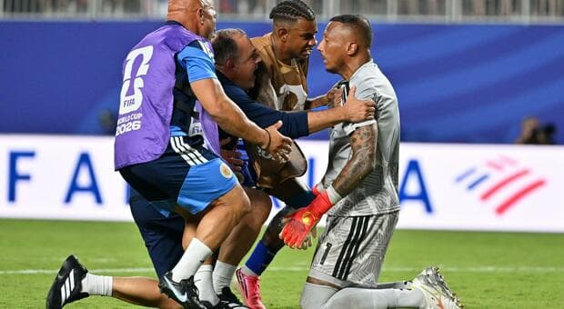  Impresa Curacao, lo 0-0 con l'Ecuador vale il primo punto mondiale: il portiere Room eroe del match 