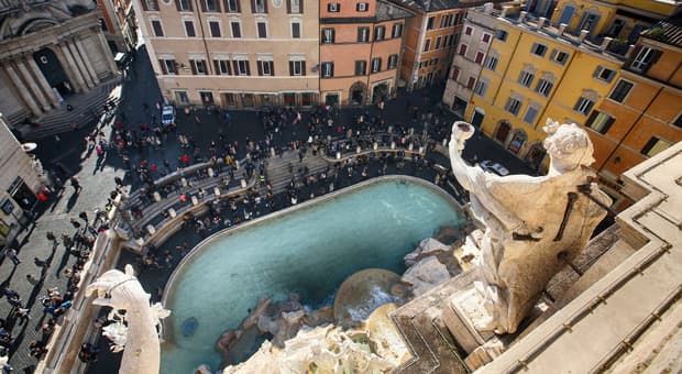  Turismo, estate record: il Lazio guida la crescita 