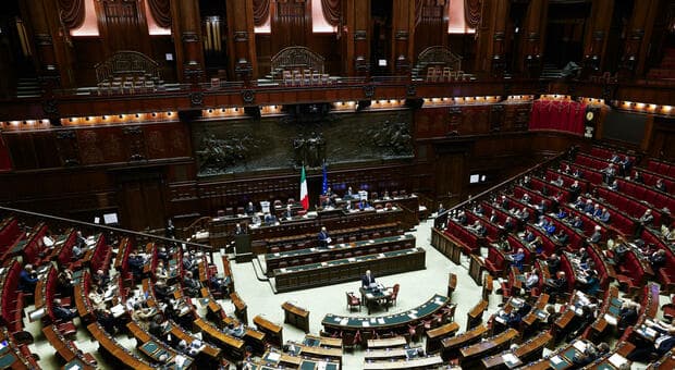  Voto anticipato, le "pensioni" di 265 parlamentari a rischio se si tornasse alle urne ad aprile 2027 