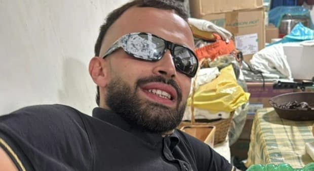  Valerio Saccucci trovato in fin di vita davanti casa dalla madre: il 26enne muore poco dopo in ospedale 
