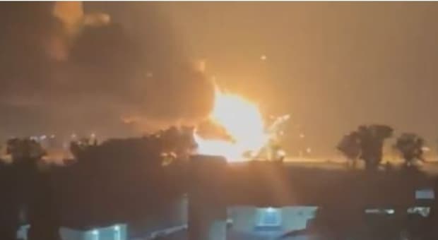  Guerra Ucraina, drone colpisce centrale nucleare russa di Kursk. L'allarme dell'Aiea: «Evitare incidente atomico» 