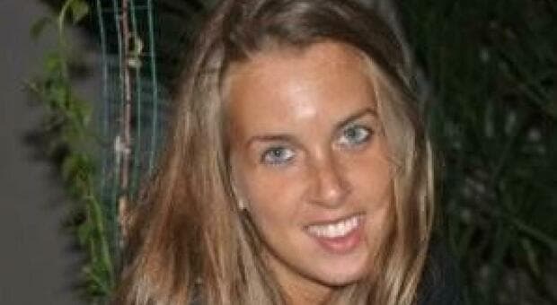  Sara Ceccantini morta a Mykonos, il giallo delle due versioni sull'incidente: fermate due persone (negative all'alcoltest) 
