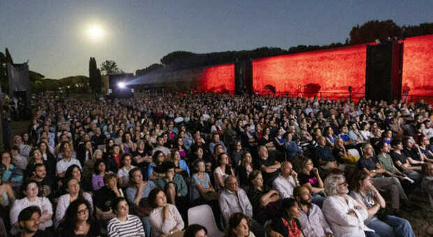  Roma, tutti i film da vedere (anche gratis) nei cinema all'aperto: la programmazione completa 