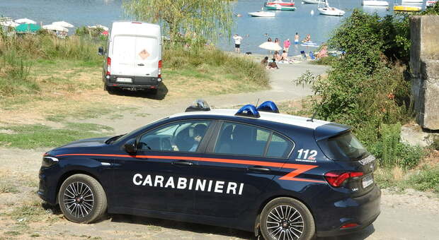  Castel Gandolfo, ha un malore mentre va in canoa: 44enne muore annegato  