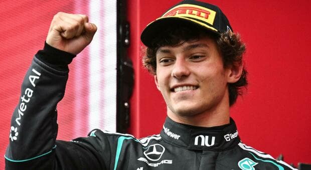  Kimi Antonelli il nuovo padrone della F1: domina sulla mitica pista di Spa 73 anno dopo Ascari 