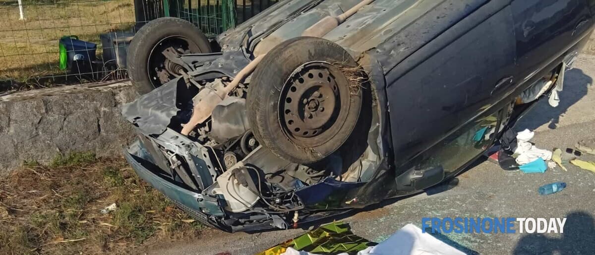 Tragico incidente all’alba. Auto si ribalta, muore un 22enne di Frosinone