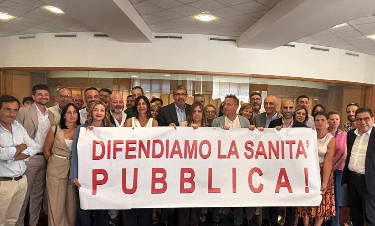 "Le case della comunità sono scatole vuote": la rivolta dei sindaci del Lazio contro Rocca
