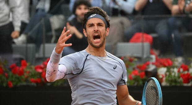  Musetti vince a Lione, Fritz battuto in due set: per l'italiano il primo titolo dopo 4 anni: «Un sogno, ora devo risvegliarmi» 