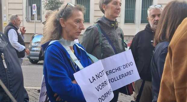  Roma, mercato via Fara Sabina: residenti esasperati da caos e sporcizia. Il Comune: «Sarà trasferito» 
