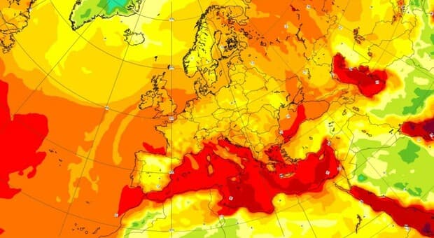  Caldo, quando finisce la quarta ondata? «Temperature record almeno fino a Ferragosto». Ma c'è la data della tregua 