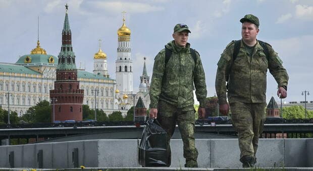  La Russia verso una crisi bancaria «esplosiva», gli effetti della guerra: ecco il report choc dell'intelligence europea 
