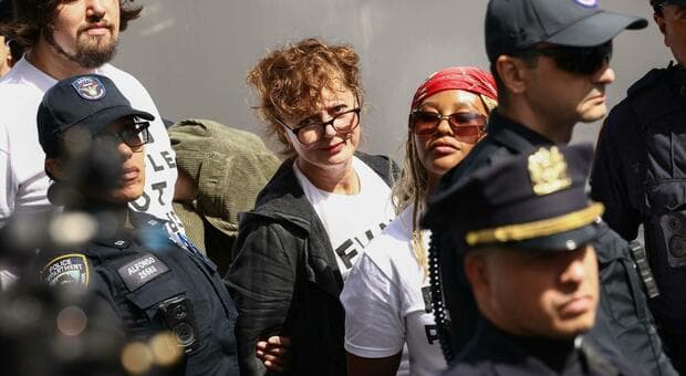  Susan Sarandon arrestata davanti alla sede Onu: l'attrice partecipava alle proteste contro Netanyahu 