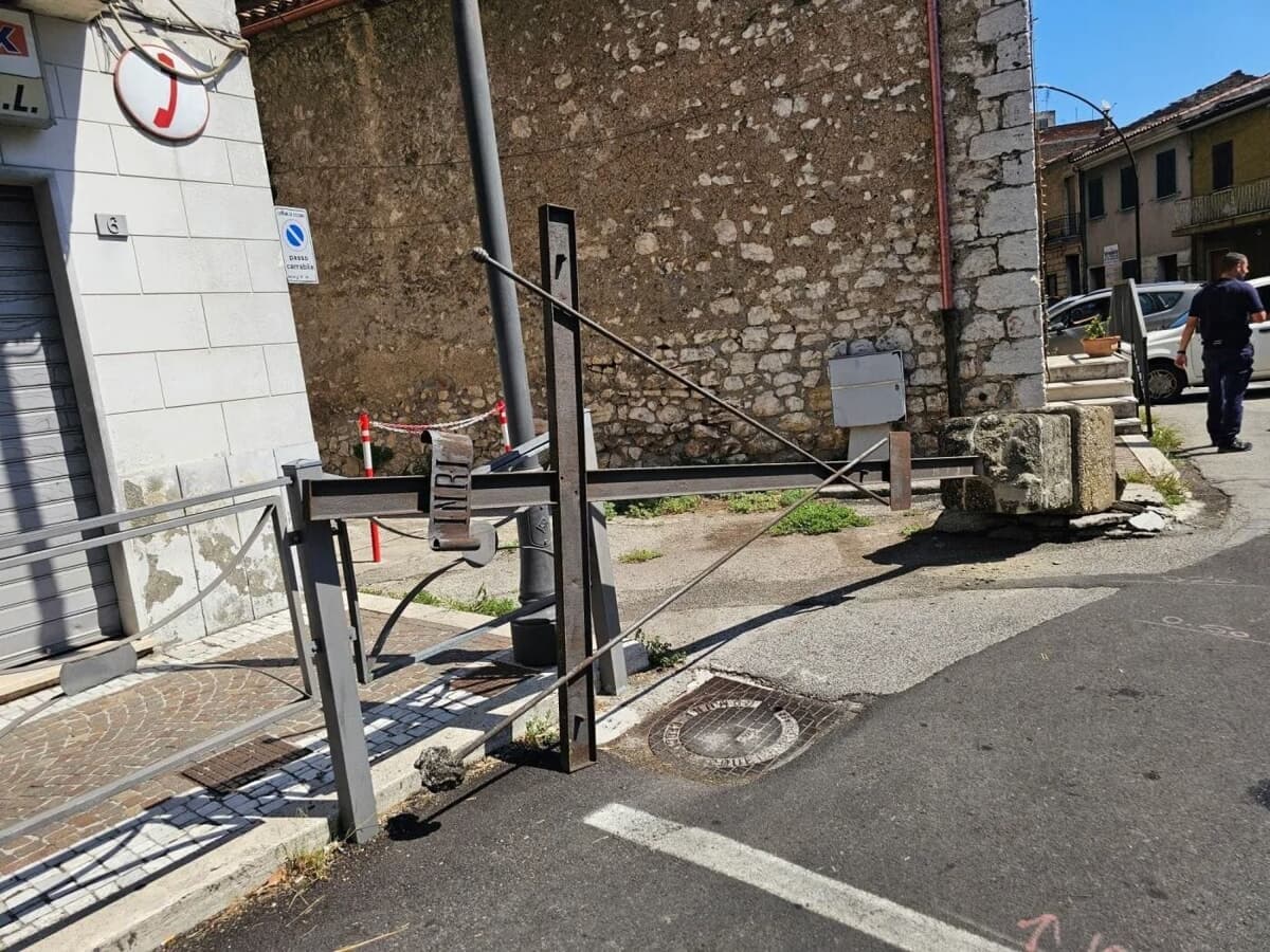 Ceccano, torna al suo posto la Croce Passionista: sarà consolidata dopo l’incidente