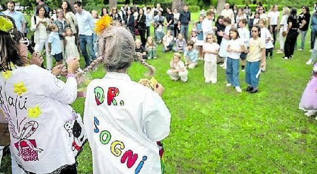  Con Fondazione Theodora un sorriso colora l'ospedale i dottor Sogni con i bimbi 