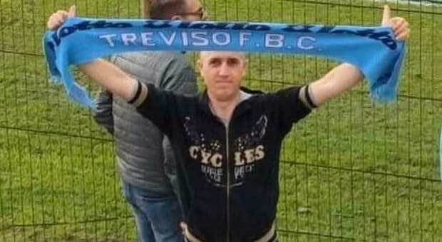  Andrea Brognera trovato morto nel canale a Treviso: il 44enne è uscito di strada in sella alla bici. L'ipotesi di un malore 